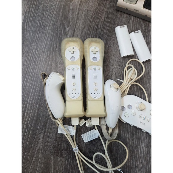 Nintendo Wii Console Bundle White RVL-001 w Everything - Picture 2 of 13